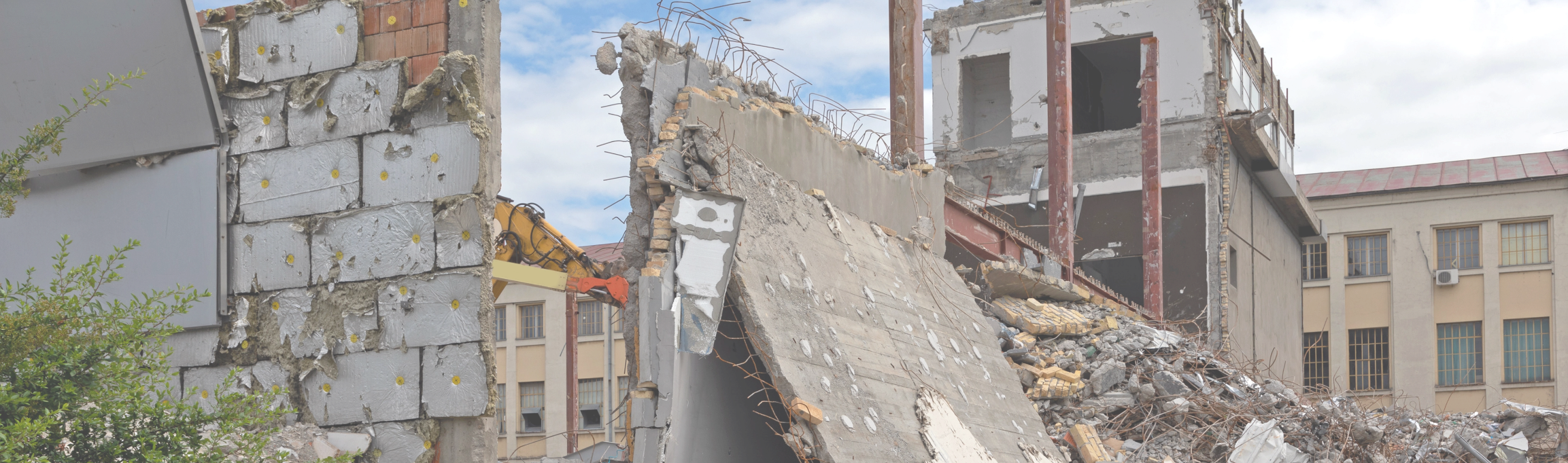 old-factory-building-demolition-steel-beams-struct-2026-01-09-13-01-20-utc